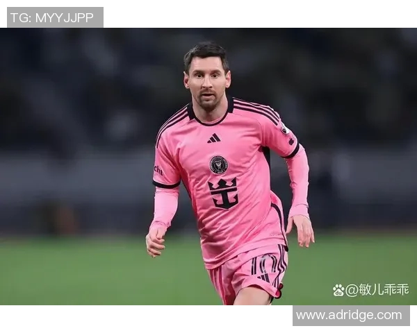 矮个子足球明星现役表现出色引发球迷热议与关注