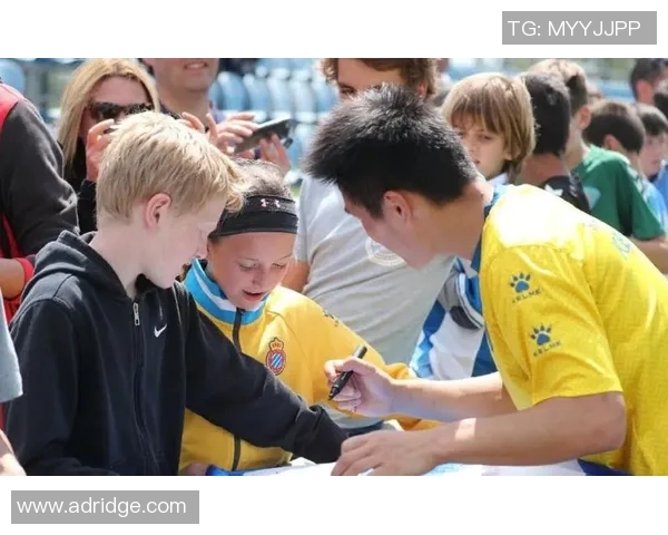 揭秘足球明星私照图背后的故事与生活点滴